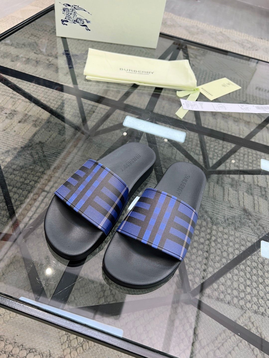 Slippers Burberry