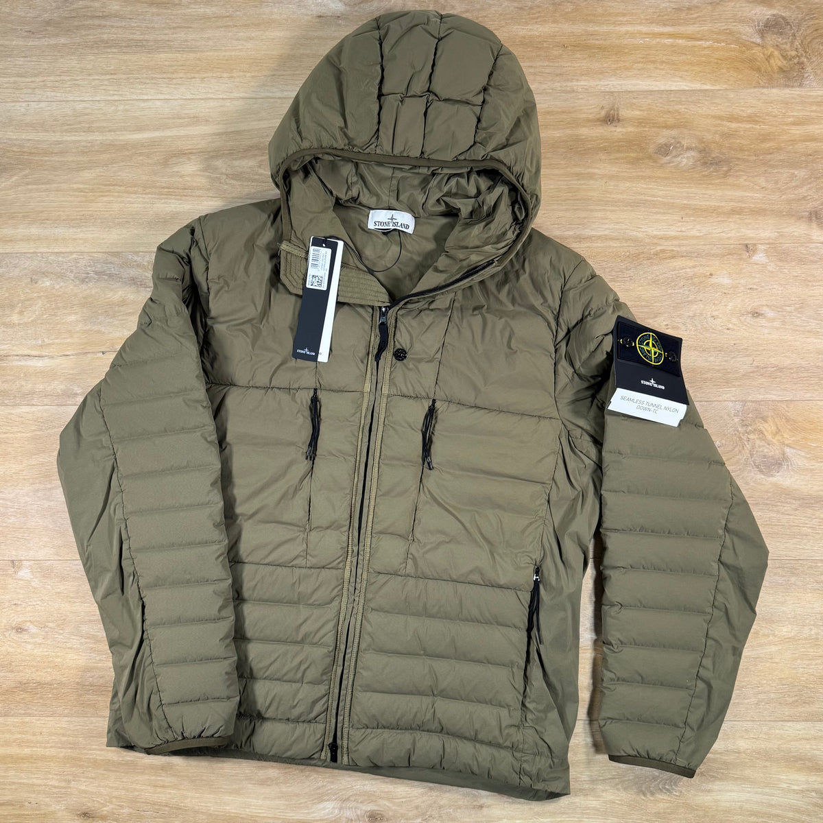 Stone Island Seamless Tunnel Nylon Down-TC Hooded Jacket in Military Green